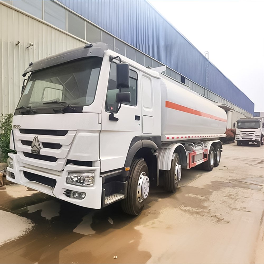 HOWO 8X4 Fuel Tanker Truck for gasoline and diesel transport