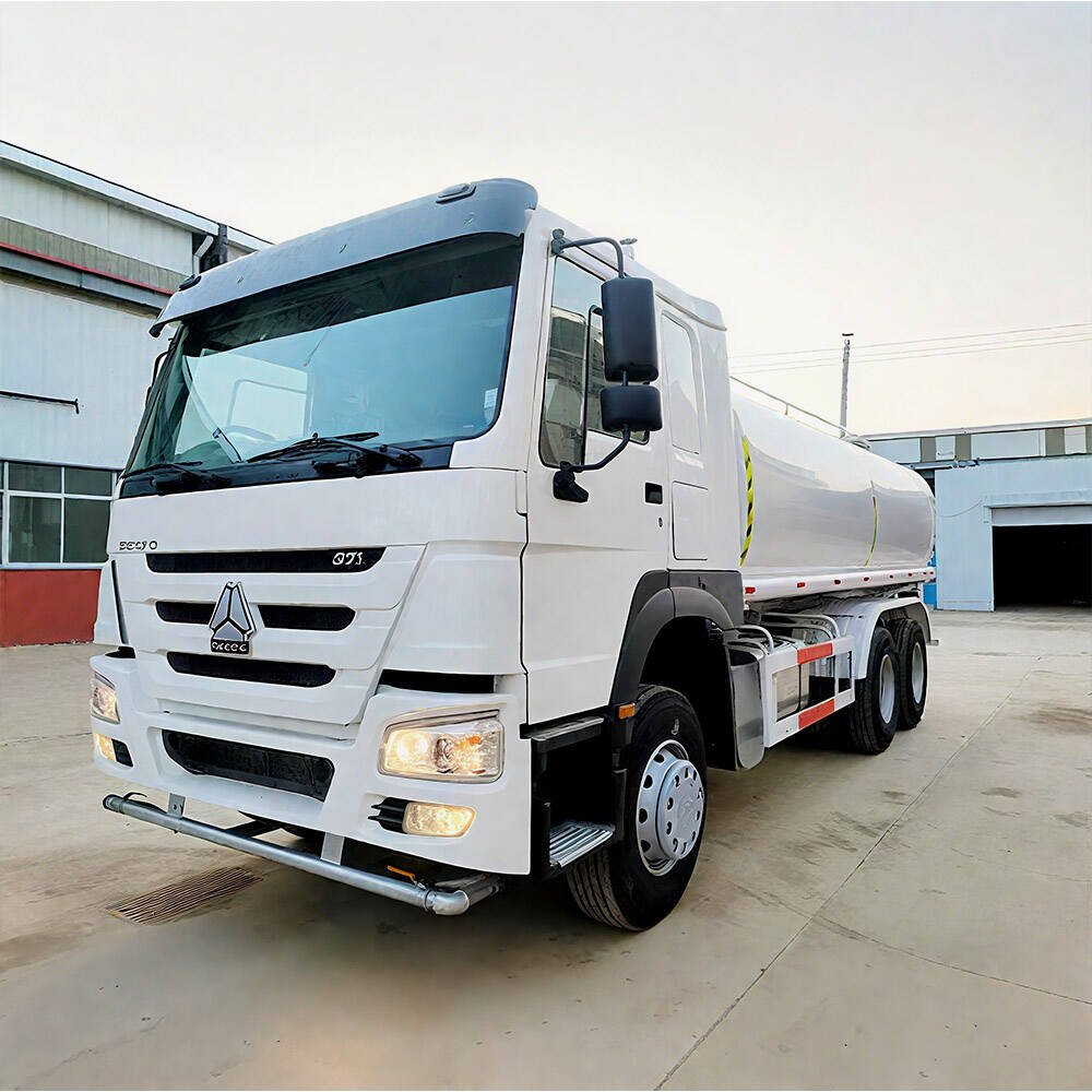 HOWO 371HP 6×4 water tanker truck with HW76 cab and sprinkler system