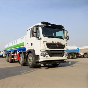HOWO 8x4 water tank truck front view