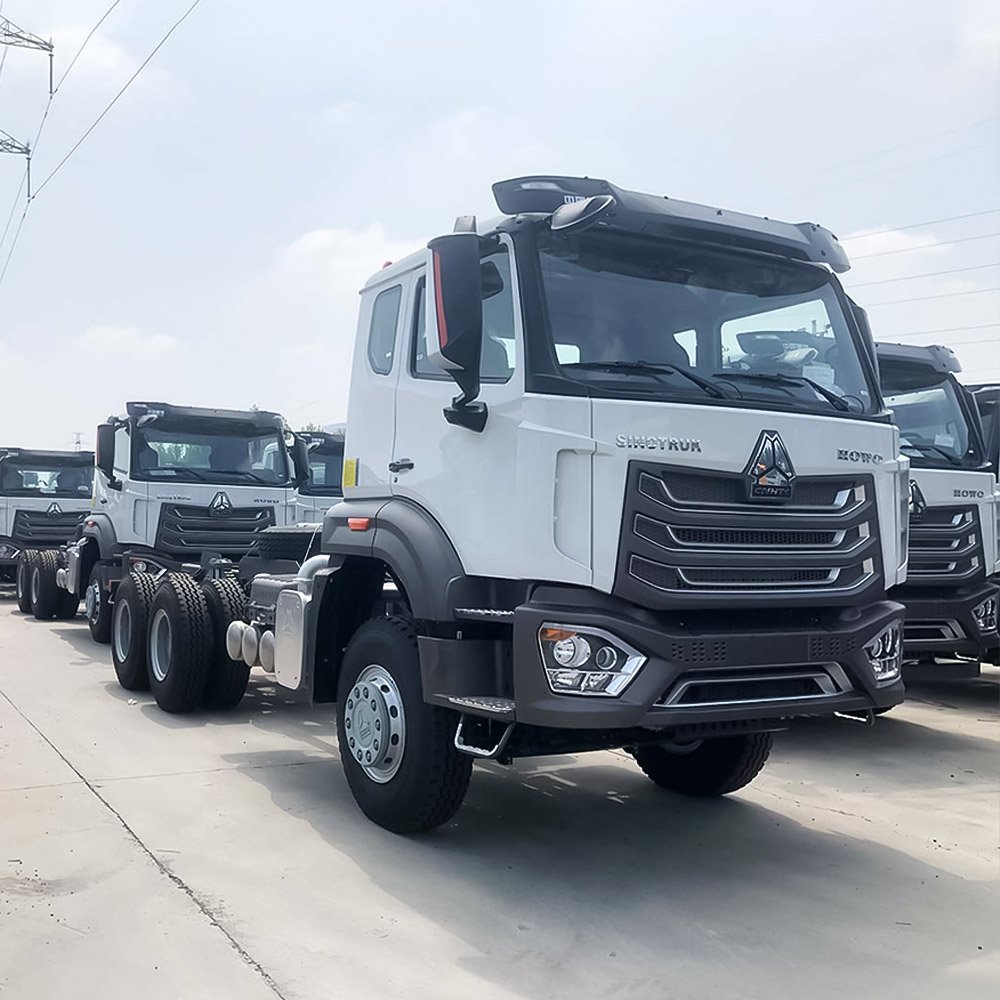 Front of HOWO 400HP 6x4 tractor truck in white