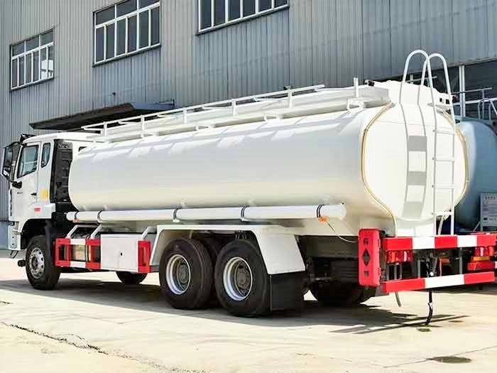 HOWO 8×4 oil tanker truck used for transporting diesel, gasoline, and kerosene