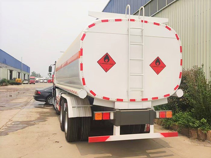 HOWO 8X4 Fuel Tanker Truck for gasoline and diesel transport