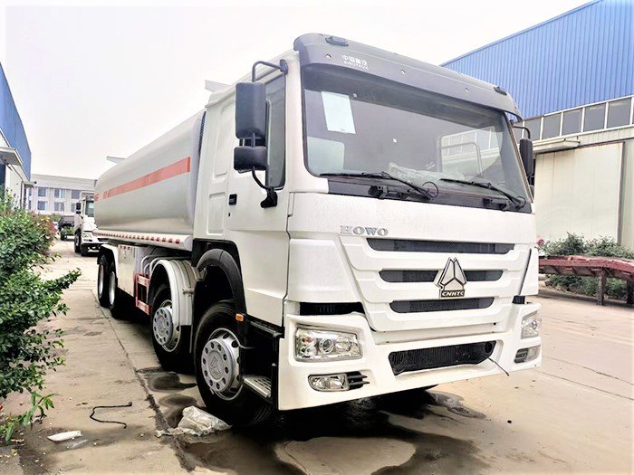 HOWO 8X4 Fuel Tanker Truck for gasoline and diesel transport
