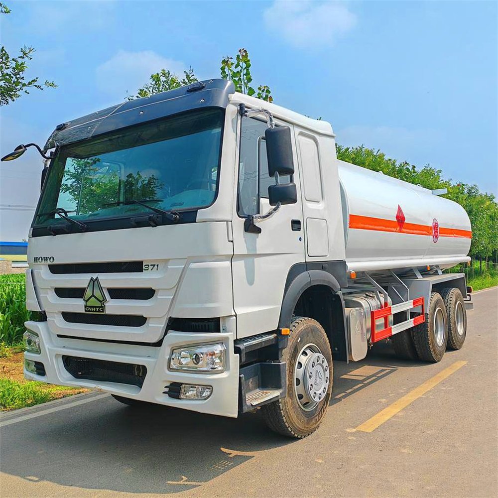 HOWO 371hp 6x4 fuel tank truck for diesel transport