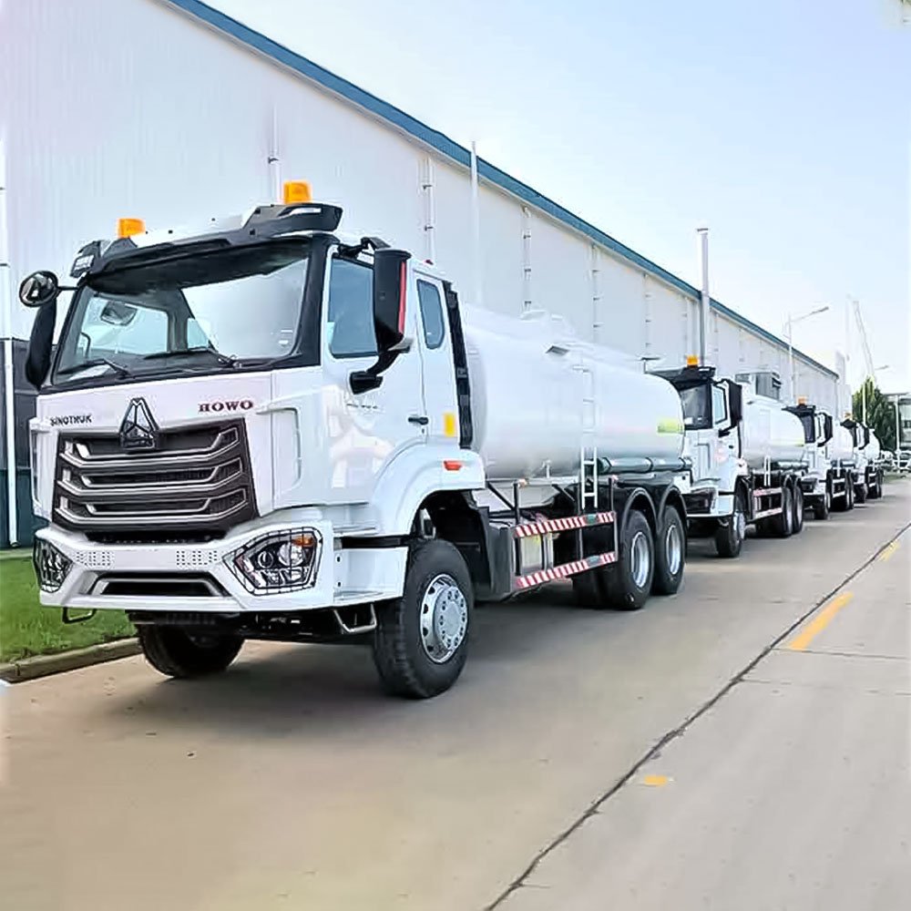 HOWO NX 6x4 300hp fuel tanker truck for diesel transport