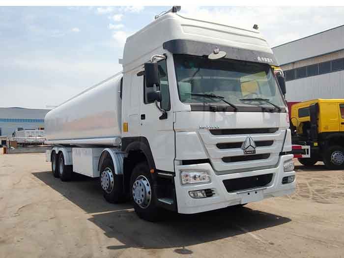 HOWO 8×4 Fuel Tank Truck high-roof cabin with WD615.69 engine and ergonomic driver comfort features