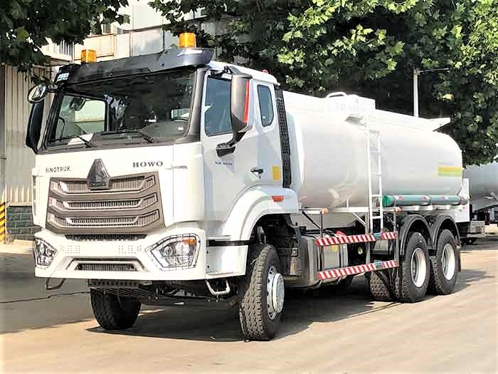 HOWO NX 6x4 300hp fuel tanker truck for diesel transport