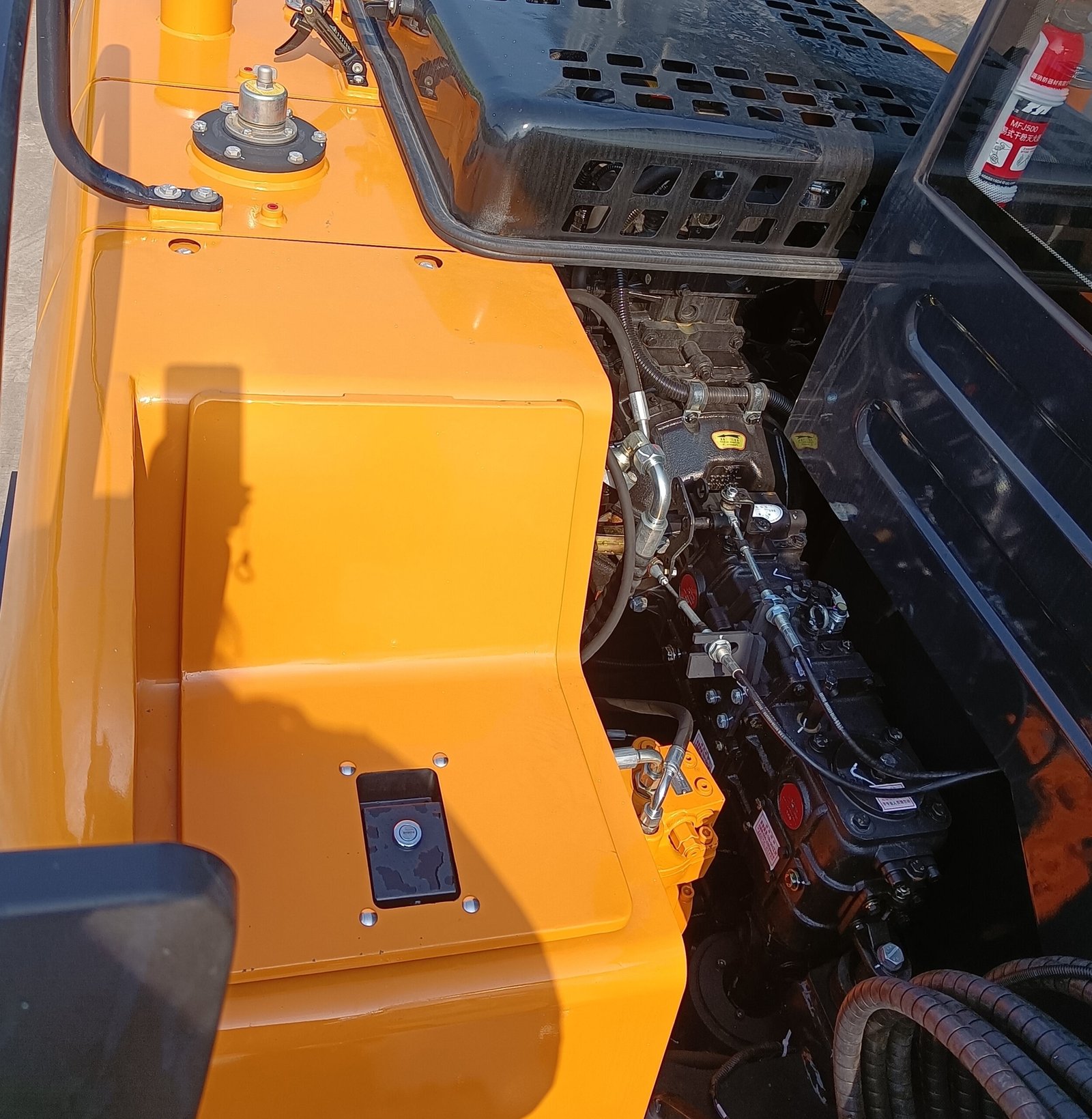Hydraulic system components on ZW mini excavator