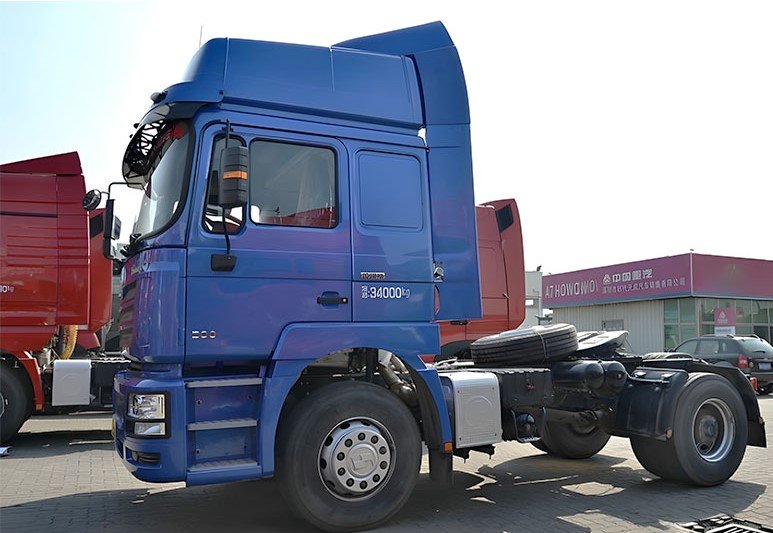 Side view of Shacman F3000 4x2 Tractor Truck with WP12 engine and FAST transmission
