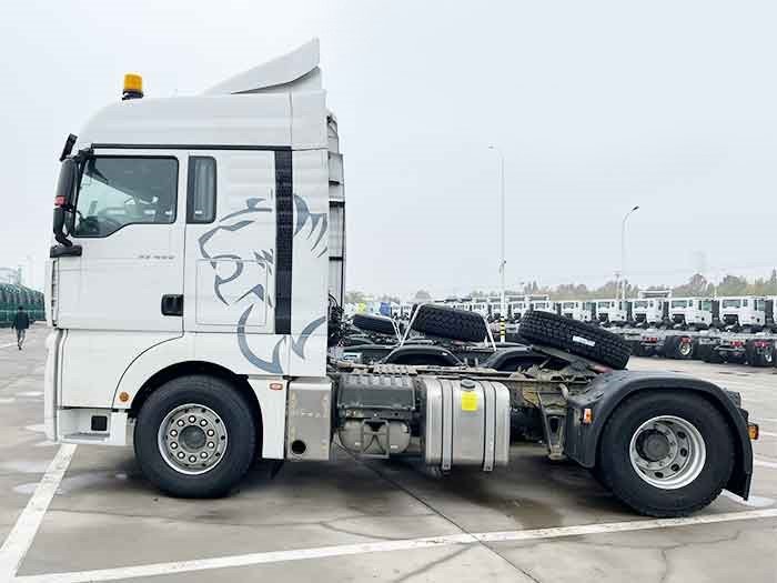 Sitrak G7 4×2 Tractor Truck 480HP side view