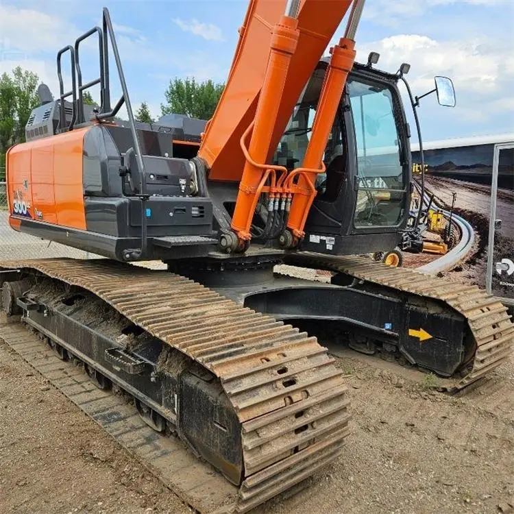 Used Hitachi EX300 ZX300 Excavator track close-up showing robust undercarriage and track design