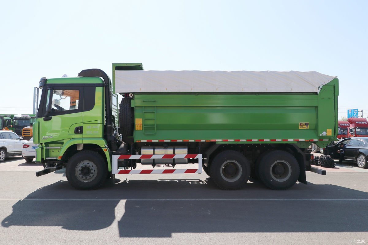 Shacman Delong X3000 400HP 6×4 Dump Truck Side View