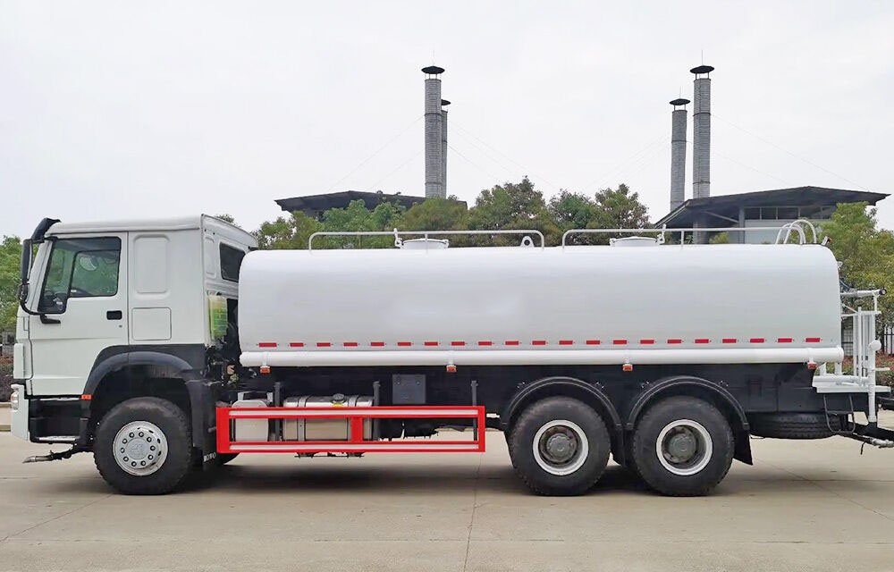 HOWO 371HP 6×4 water tanker truck with HW76 cab and sprinkler system