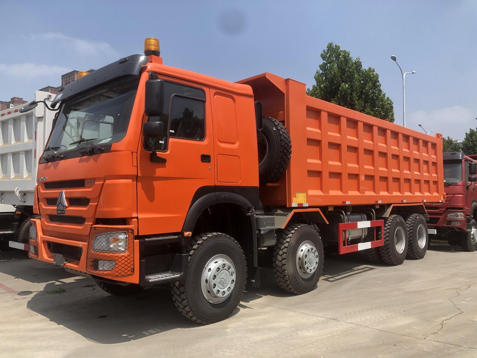 HOWO 400HP 8×4 dump truck 3/4 angle view for heavy-duty transport