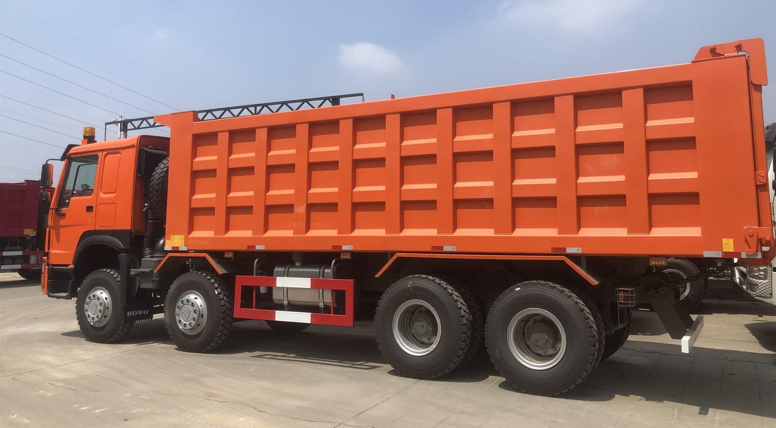 HOWO 400HP 8×4 dump truck side view for heavy-duty transport