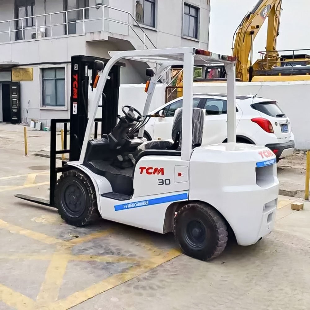 TCM FD30 3-ton diesel forklift for warehouse and industrial material handling