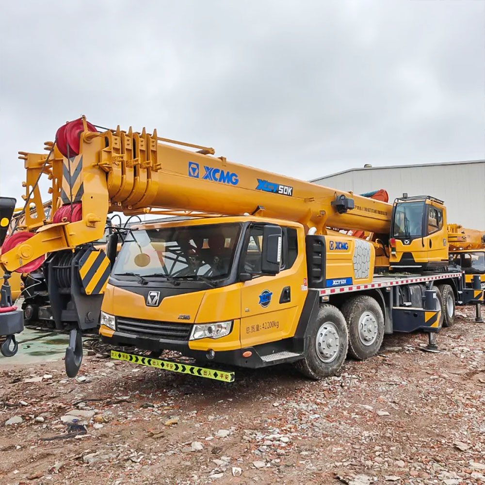 Used XCMG XCT50 Truck Crane, 50-ton capacity, robust boom, and advanced hydraulic system