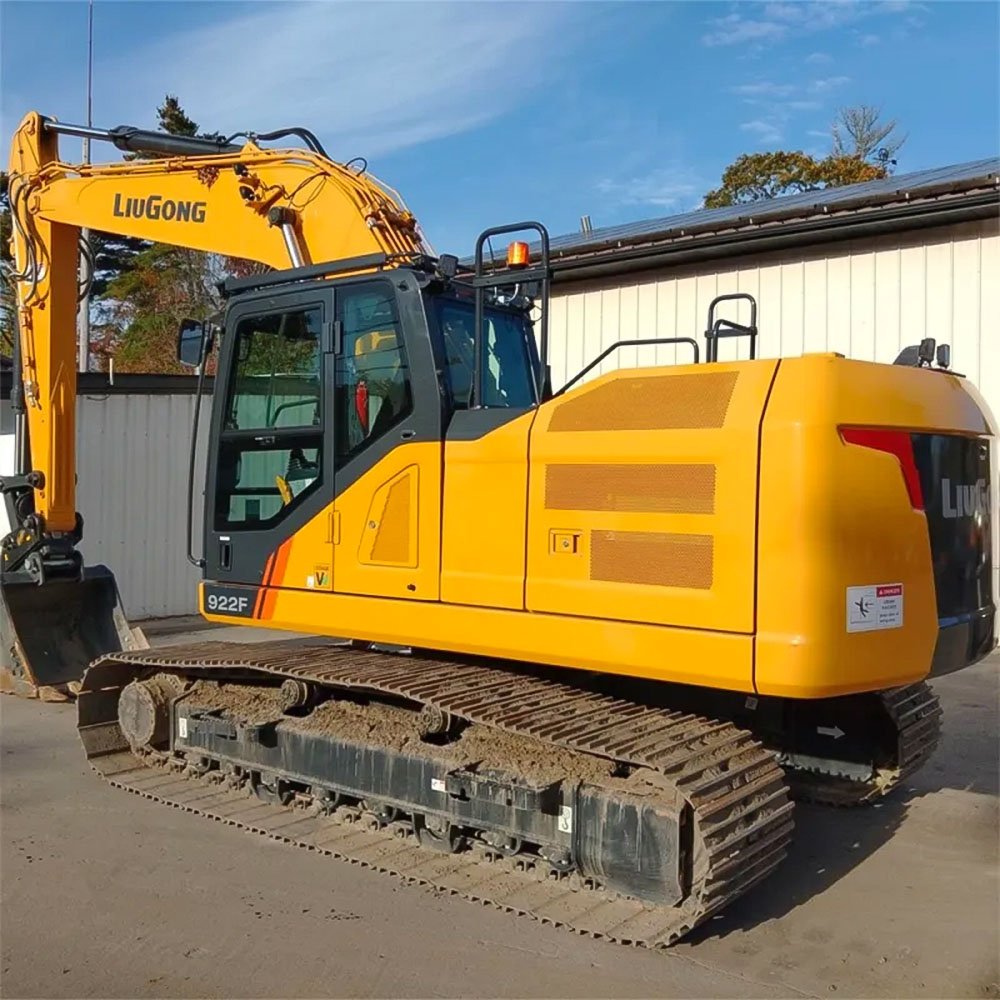 Brand New LIUGONG 922F Excavator with 0.9–1.4 m³ bucket and 116kW Cummins engine for medium-duty construction projects