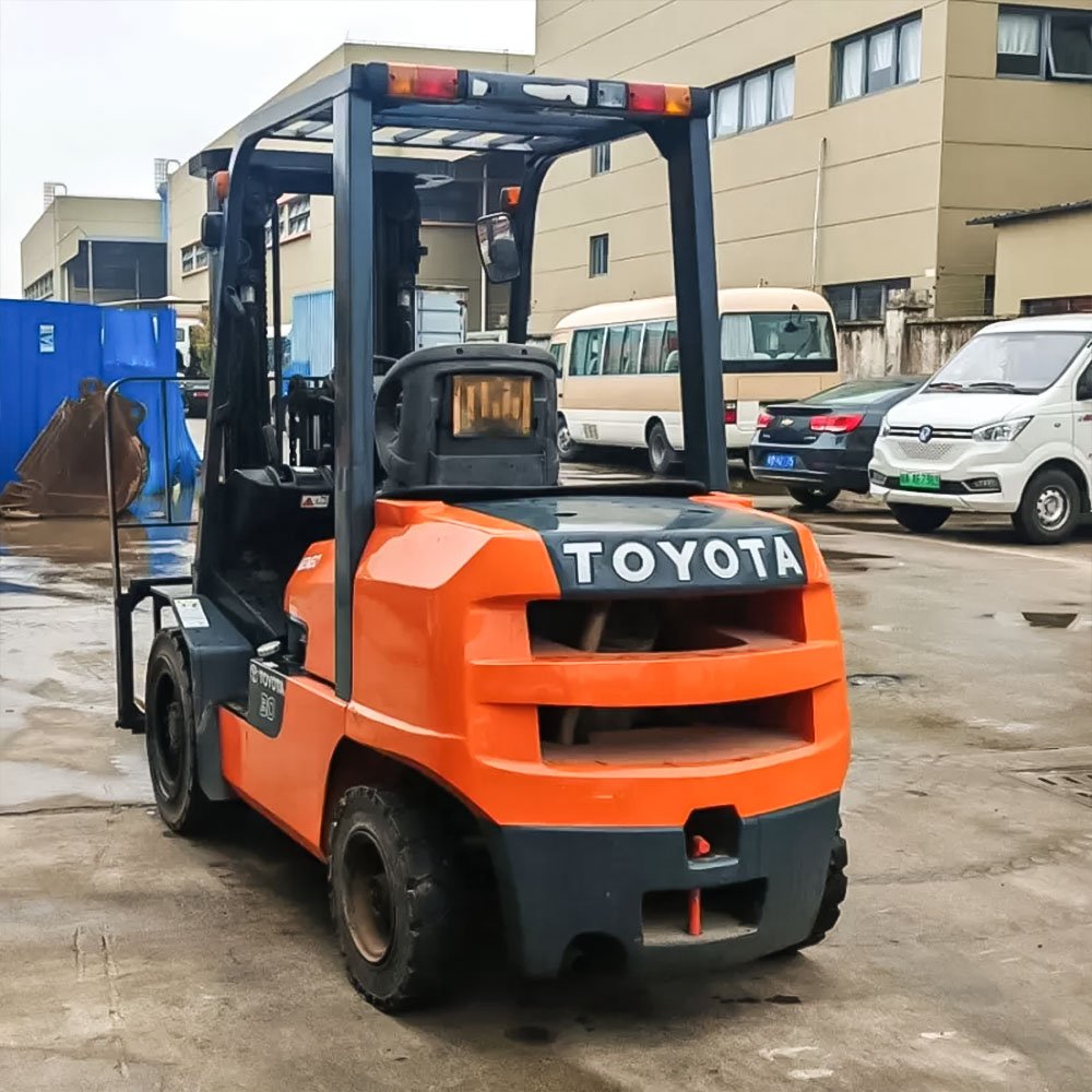 Toyota FD30 3-ton diesel forklift for warehouse and industrial use