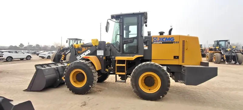 XCMG LW300FN Wheel Loader side view with reinforced boom and compact chassis