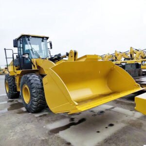 SEM 655D Wheel Loader with 2.7–4.5 m³ bucket, heavy-duty construction, and powerful engine