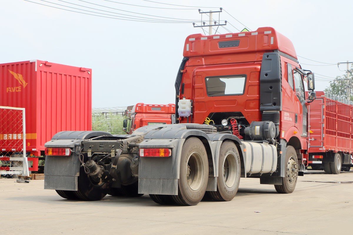 FAW J6P 350HP 6×4 Tractor Truck rear 3/4 view