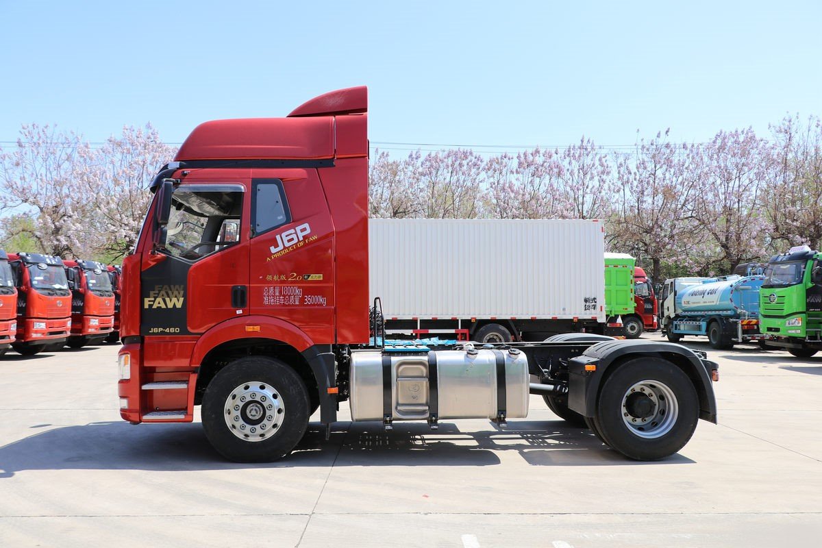 FAW 460HP 4×2 Tractor Truck Side View – Durable and Efficient Long-Haul Truck