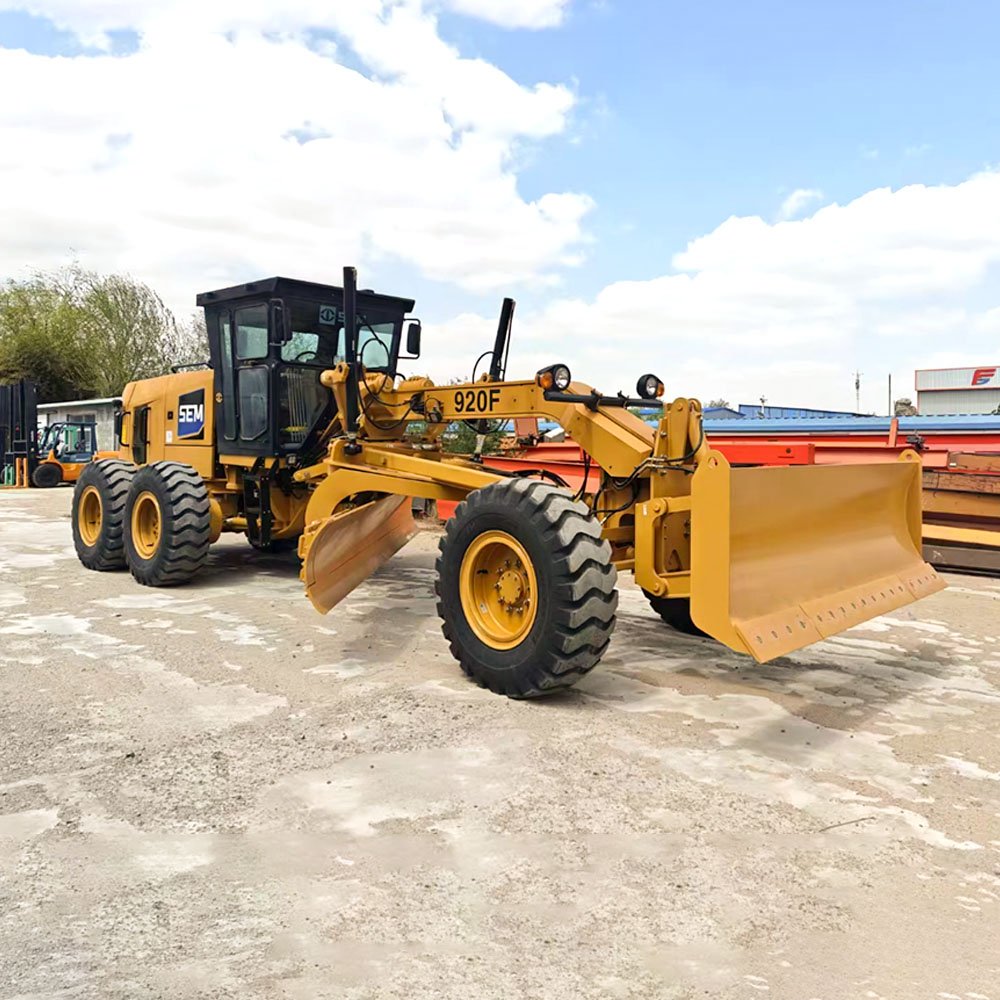 SEM 920F motor grader front view for road construction and earthmoving projects