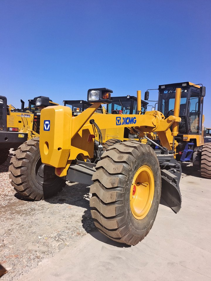 XCMG GR1803 motor grader tire close-up showing heavy-duty tread pattern