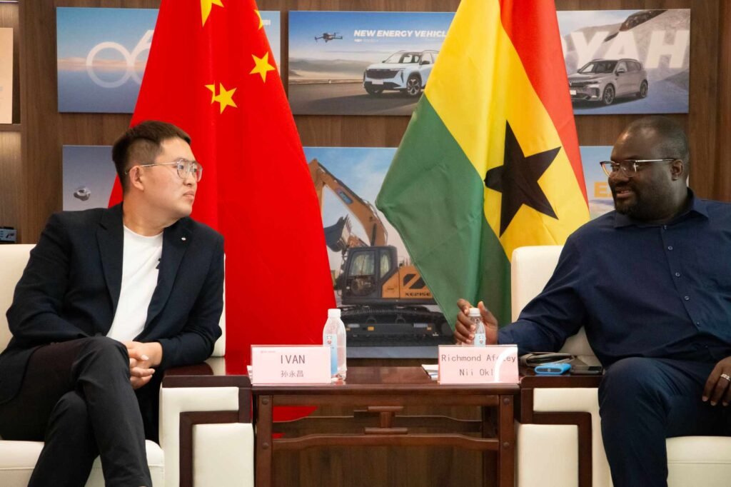 ZW Group Chairman Ivan Sun meeting with Ghana Minister-Counsellor Richmond Afotey Nii Okle to discuss Heavy Duty Trucks China and construction machinery cooperation.